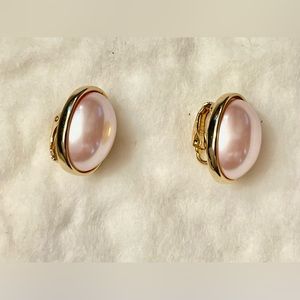Vintage Earrings pink clip on pearly
